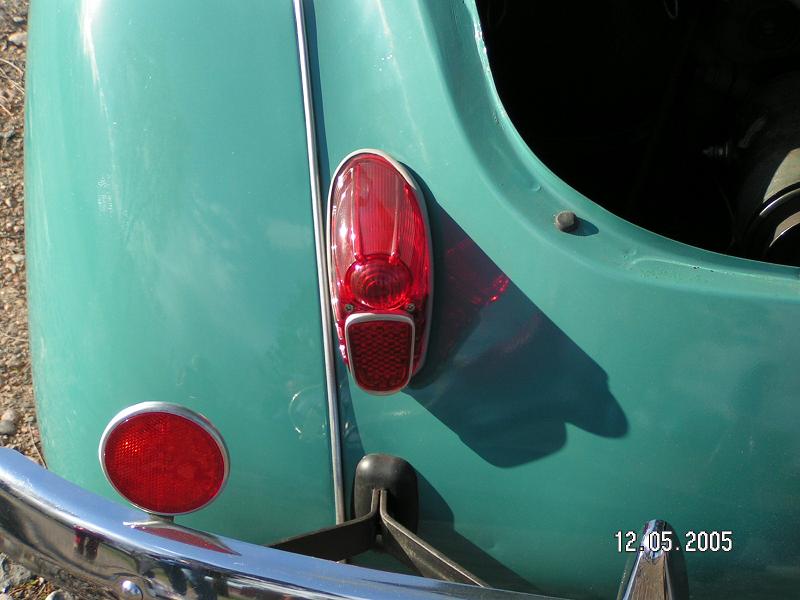 Det för tiden typiskt lilla bakljuset