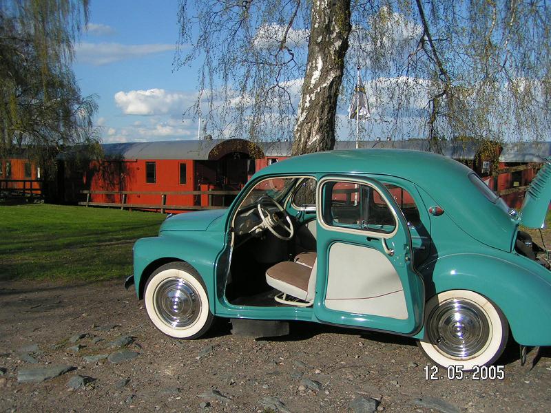 Stora öppningar lätt att gå in i bilen