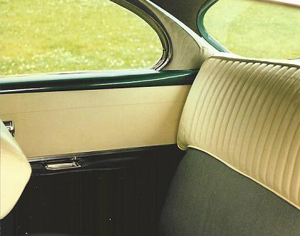 Originaltyg nyinskaffades och syddes till