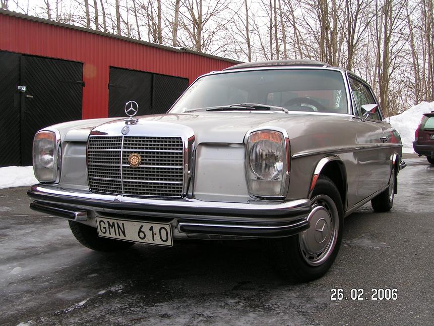 Bilen har originaltaklucka